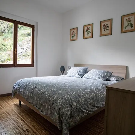 Rustic Private Front With Boat *